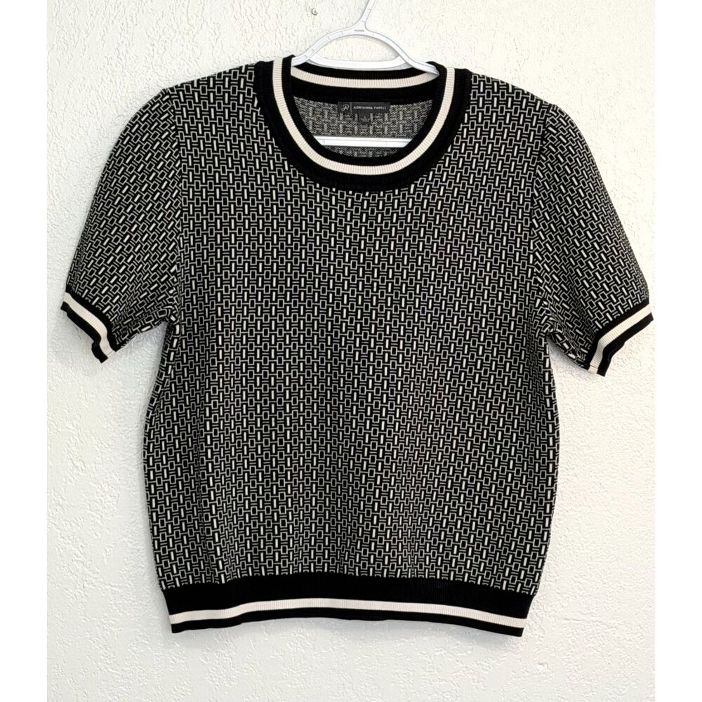 Adrianna Papell Knit Top Geometric Black White Short Sleeve Sweater L